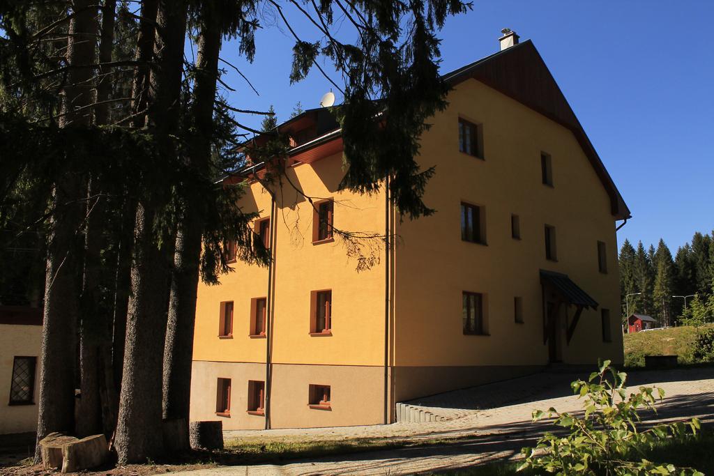 Apartmány Olympia Zelezna Ruda Exterior foto